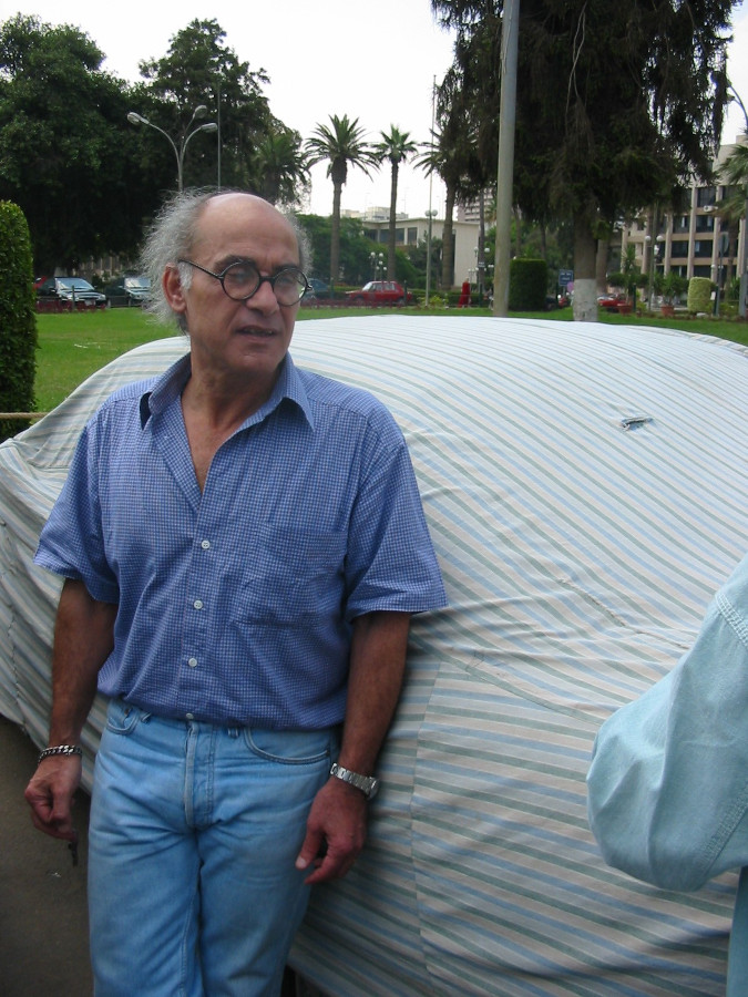 Professeur A. STROUGO