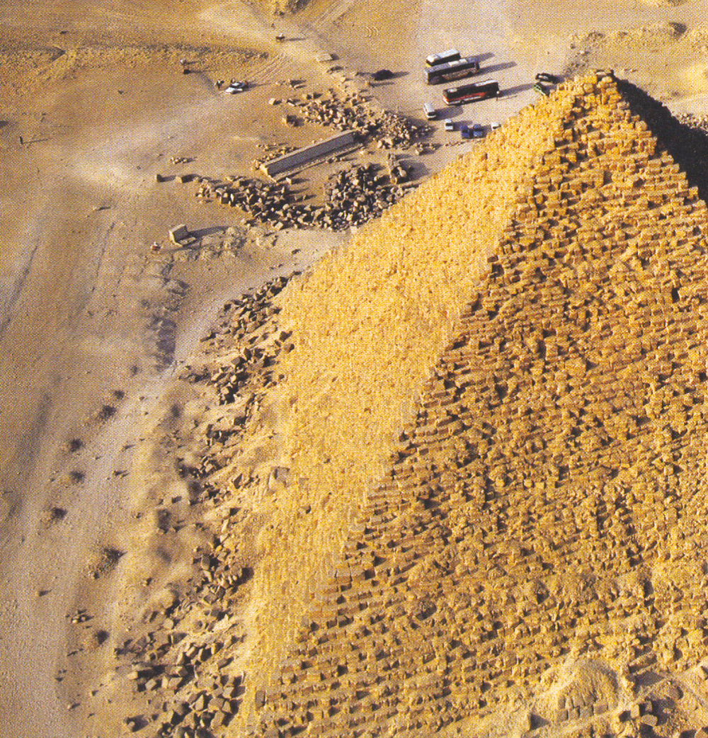 MYKÉRINOS au centre de sa carrière d'extraction
